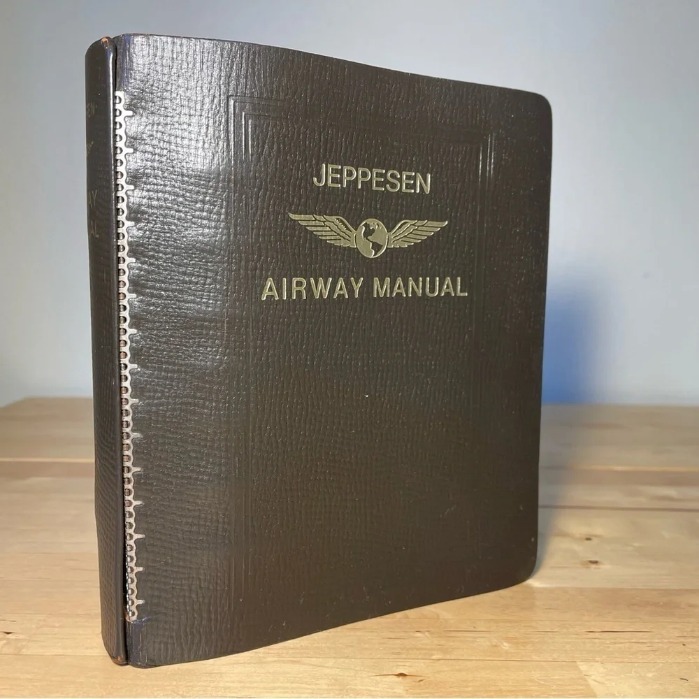 Jeppesen Premium Leather Binder - 2 inch